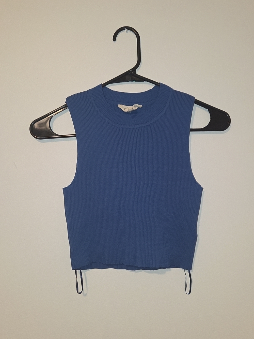 Ribbed Sleeveless Cropped Tank Top in Blue